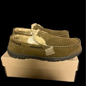 Men’s Clarks Suede Slippers Brand New in box Comfy and practical